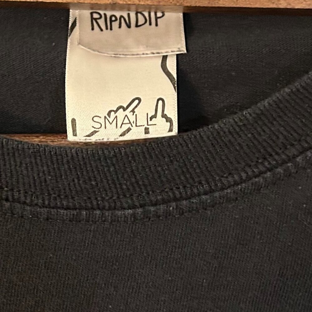 SOLD- rip n dip black cat graphic long sleeves small - Picture 2 of 3